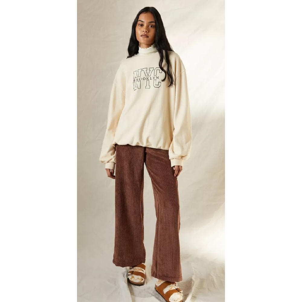 BRAND NEW W/ TAGS!! URBAN OUTFITTERS BDG CORDUROY PUDDLE PANT!